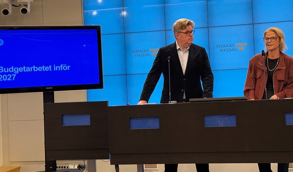 Gunnar Strömmer (M) och Elisabeth Svantesson (M) presenterar sina budgettankar inför nästa mandatperiod. Foto: Staffan Erfors