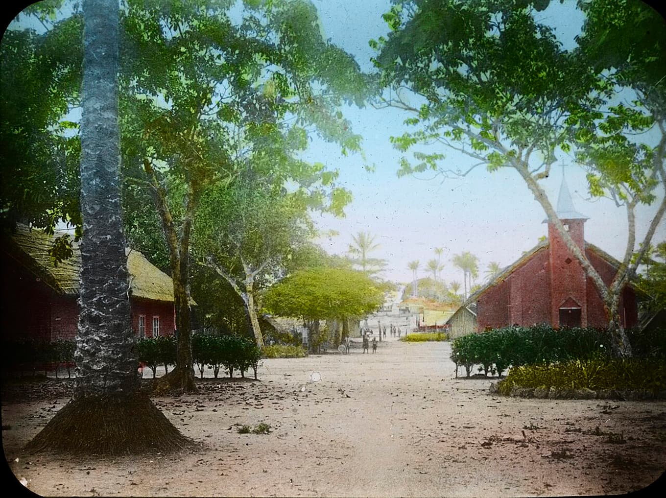 Kinkenge missionsstation, som Per Olof och Elna Wirén var med och byggde upp, finns fortfarande kvar. I Kongo är en stor majoritet av befolkningen i dag kristna. Foto: Svenska missionsförbundet /Wikimedia Commons
