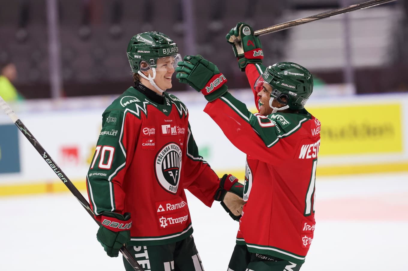 Frölunda fick fira efter 4–2-segern mot Djurgården i SHL. Foto: Adam Ihse/TT