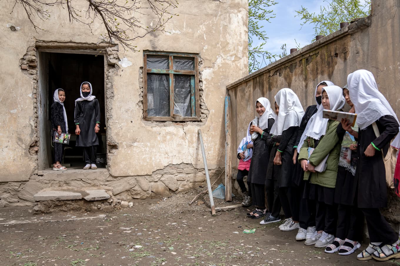 Många skolor har stängts för flickor i Afghanistan efter beslut av talibanstyret i landet. Arkivbild. Foto: Ebrahim Noroozi/AP/TT