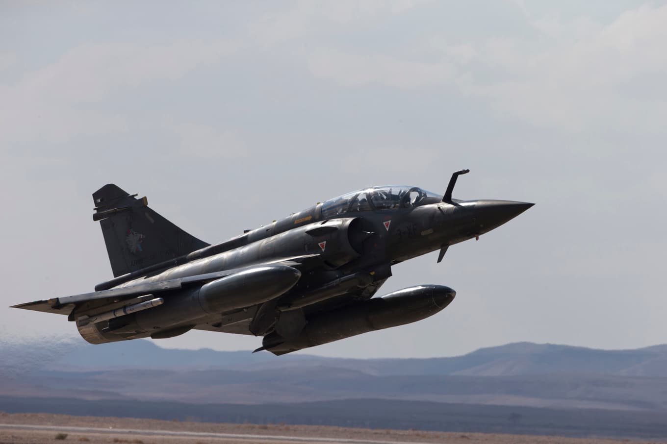 Stridsflygplanet som kraschade var av modellen Mirage 2000D. Arkivbild. Foto: Ariel Schalit/AP/TT