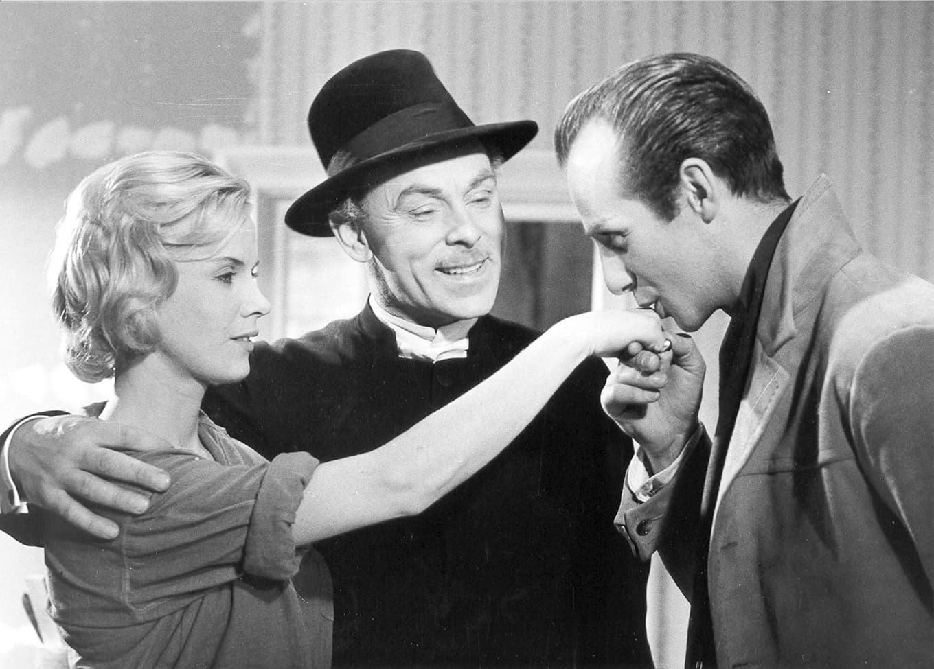 Bibi Andersson, Nils Poppe (i en roll som kyrkoherde) och Jarl Kulle (som Don Juan). foto: SF Studios