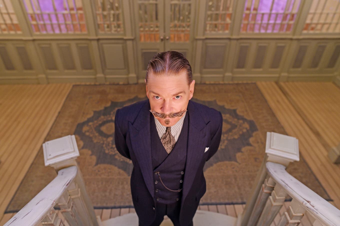 Kenneth Branagh gestaltar Hercule Poirot i ”Döden på Nilen” (2022). Foto: Rob Youngson/Twentieth Century Fox Film Corporation