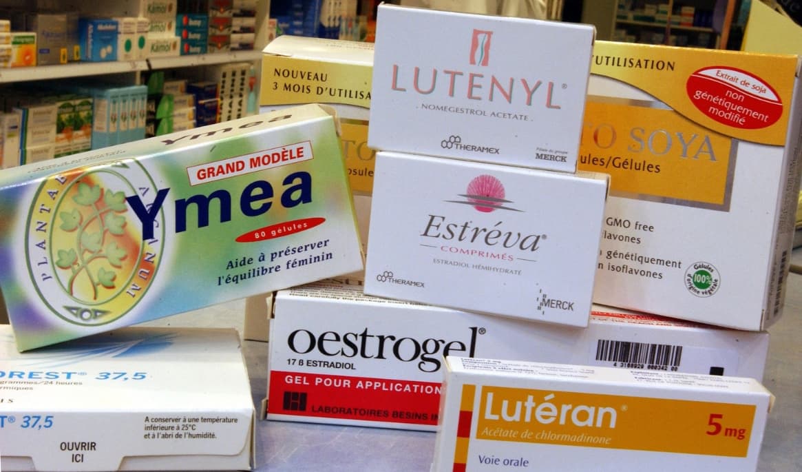 Hormonläkemedel används bland annat för att lindra klimakteriebesvär. Enligt en ny rapport har nio av tio kvinnor som använder hormonbehandling drabbats av läkemedelsbrist under det senaste året. Foto: Mychele Daniau/AFP