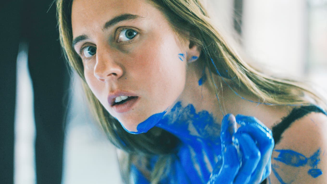 Carla Sehn spelar huvudrollen i ”Mecenaten” – fredagsfilm den 30 oktober 21.45 i SVT2. Foto: Tri Art Film