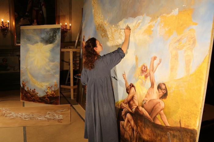 



Den svenska konstnären Sanna Tomac, som driver skolan The Swedish Academy of Realist Art i Simrishamn, arbetar här på den takmålning hon år 2012 fick i uppdrag av Svenska Frimurare Orden att göra i det kulturmärkta Bååtska Palatset. Foto: The Swedish Academy of Realist Art                                                                                                                                                                                