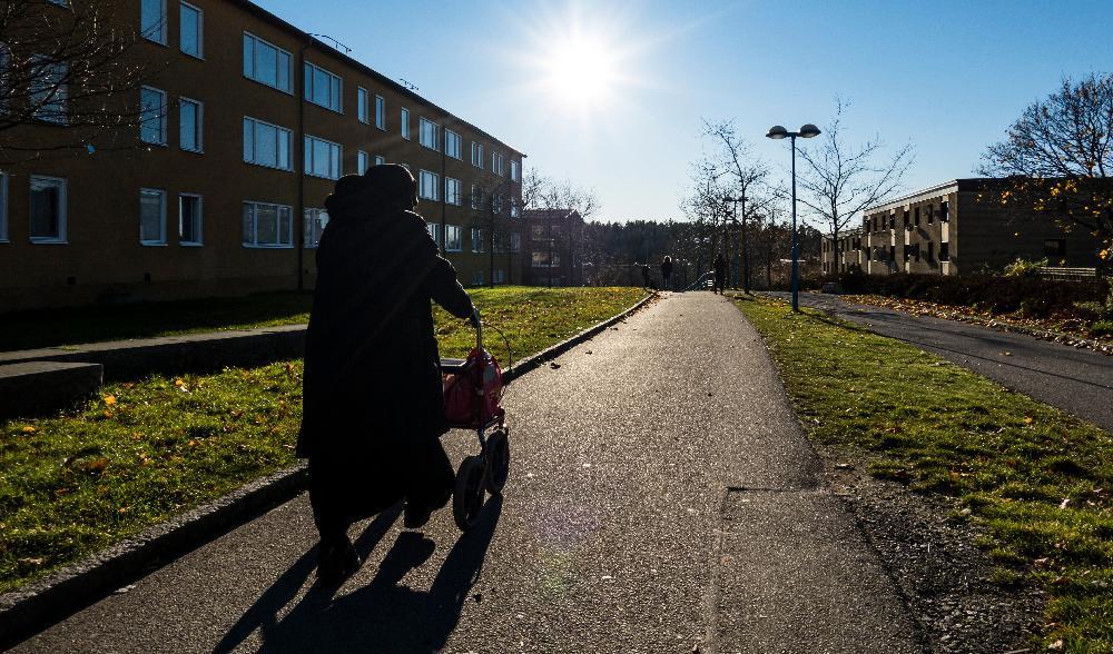 Föräldrarna i en invandrartät stadsdel upplever att deras chanser i livet försämras, även om man gillar sina grannar och tycker att skolorna är bra, säger en rektor till Epoch Times. Foto: Shutterstock