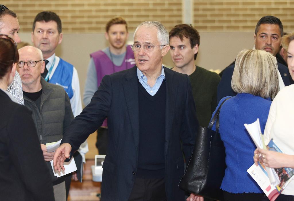 Premiärminister Malcolm Turnbull i vallokalen i Sydney. (Foto: Rob Griffith/AP/TT)