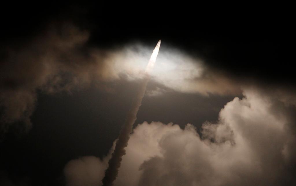 
En rymdfarkost skjuts upp vid ett annat tillfälle.  Foto: Arun Sankar K/AP/TT-arkivbild