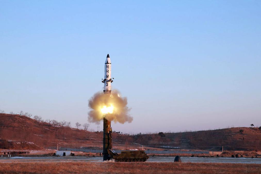

Sanktionerna mot Nordkorea är i linje med FN-resulutionen från i höstas.  Foto: STR/AFP/Getty Images                                                                                        