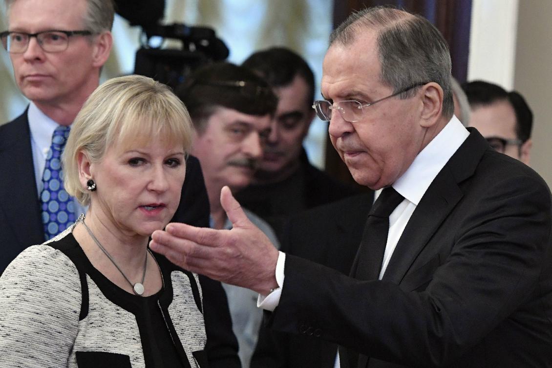 






Utrikesminister Margot Wallström och hennes motpart Sergej Lavrov vid tisdagens möte i Moskva. Foto: Alexander Nemenov/AFP/Getty Images                                                                                                                                                                                                                                                                                                                    
