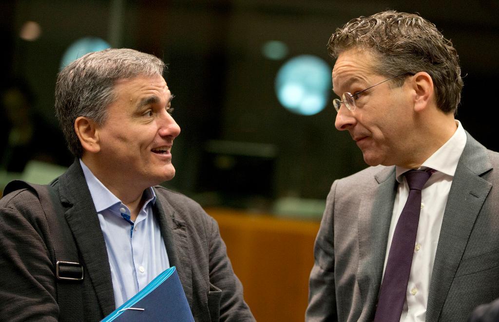 Greklands finansminister Euklidis Tsakalotos och Eurogruppens ledare, Nederländernas Jeroen Dijsselbloem. Arkivbild. Foto: Virginia Mayo/AP/TT