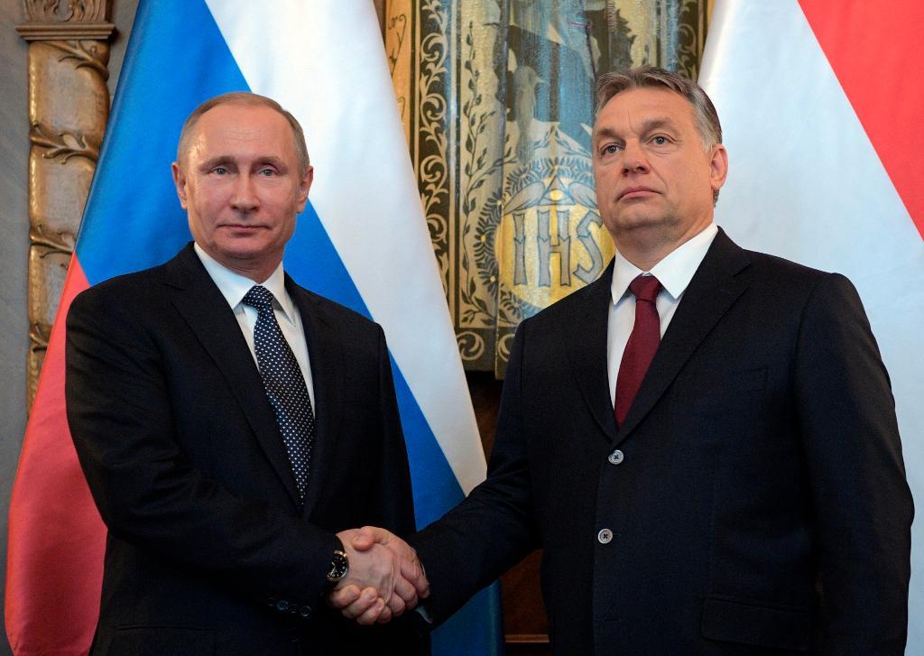 Rysslands president Vladimir Putin och Ungerns premiärminister Viktor Orbán. (Foto: Alexei Druzhinin/AP/TT)