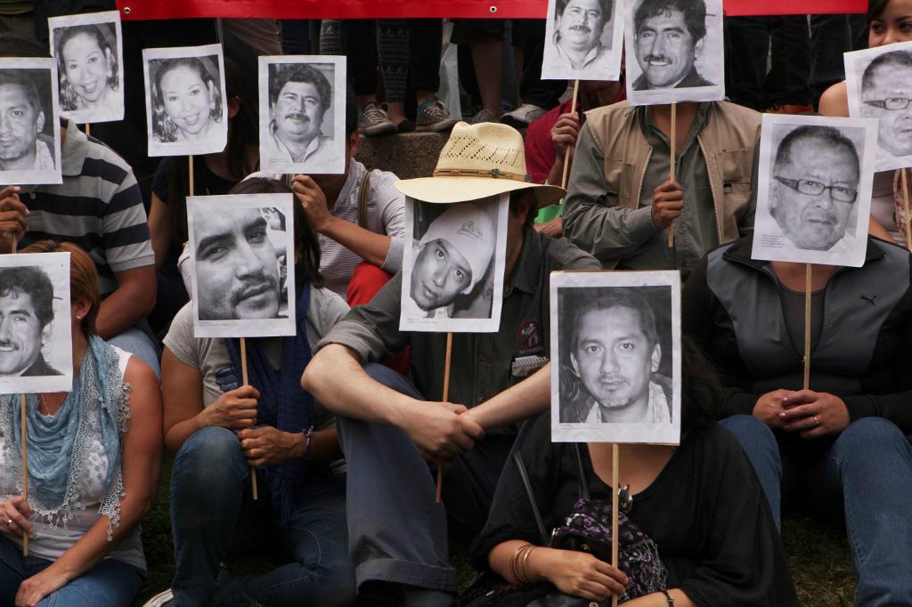


Protester mot att väldigt få domar har fallit med anledning av de många journalister som mördats i Mexiko de senaste åren. Arkivbild.
Marco Ugarte/AP/TT                                                                                        