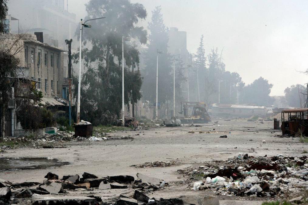 

Här i östra Damaskus drabbade syriska regeringsstyrkor samman med rebeller tidigare i veckan. Foto: Sana/AP/TT                                                                                        