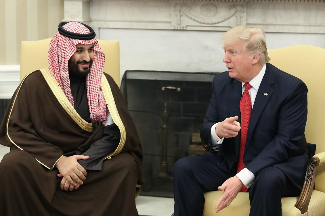 

President Donald Trump träffar Saudiarabiens vice kronprins Mohammed bin Salman i Vita huset. Foto: Mark Wilson/Getty Images                                                                                        