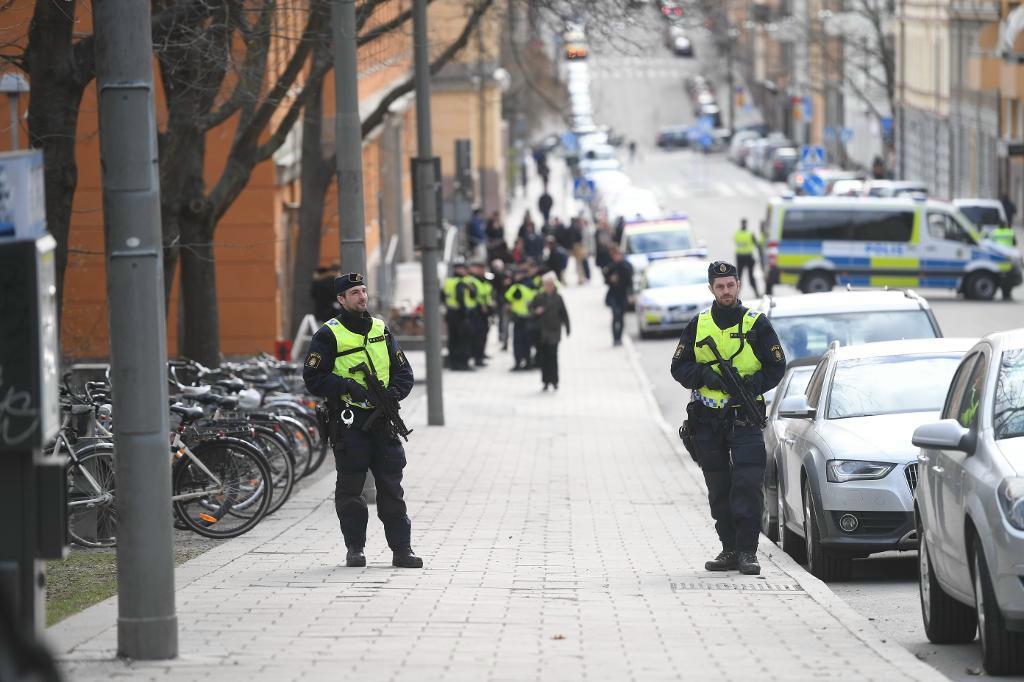 

Fler poliser kommer att synas på allmänna platser i Sverige över påskhelgen. Foto: Fredrik Sandberg/TT                                                                                        