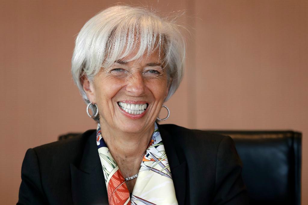 
IMF-chefen Christine Lagarde och hennes stab höjer tillväxtprognosen för den globala ekonomin. Foto: Michael Sohn AP/TT-arkivbild                                            