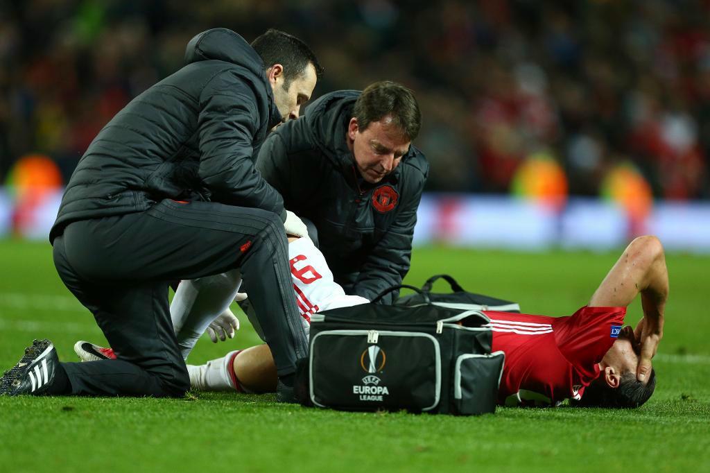 

Zlatan Ibrahimovic skadade sig under matchen mot Anderlecht. Foto: Dave Thompson/AP/TT                                                                                        
