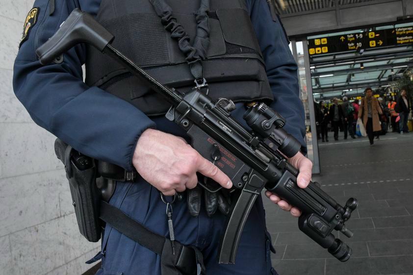 
Viktig utrustning saknades i många fall när poliser ryckte ut efter terrordådet i Stockholm. Arkivbild. Foto: Johan Nilsson/TT                                            