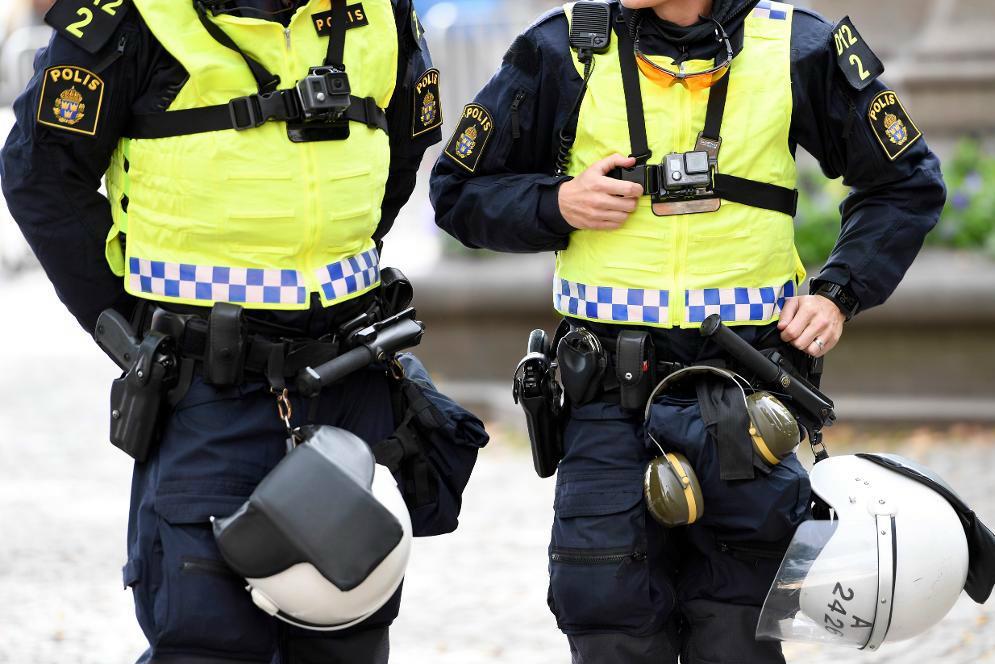 Det är inte så enkelt att få fram nya poliser som politikerna tror, skriver ledarna för de svenska polisutbildningarna. Arkivbild. Foto: Maja Suslin/TT