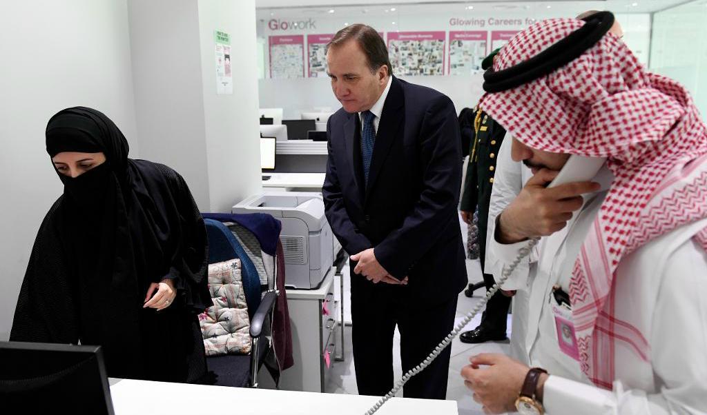 Statsminister Stefan Löfven (S) på besök hos företaget Glowork i Riyadh. Bolaget har som affärsidé att anställa kvinnor. Arkivbild. Foto: Henrik Montgomery/TT
