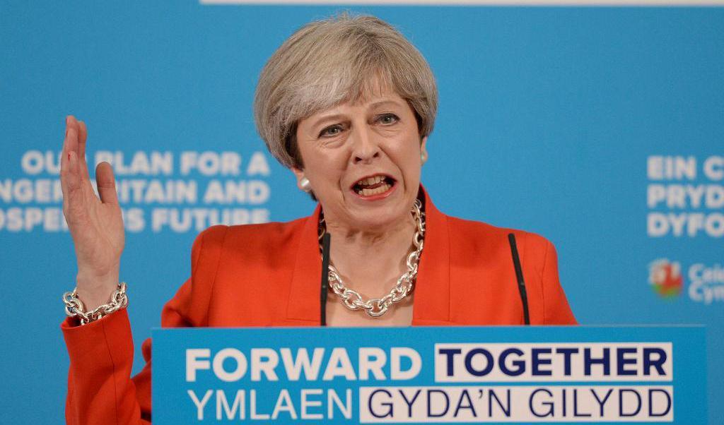 

Theresa May vid ett valtal i Wales i måndags. Foto: Stefan Rousseau/AP/TT                                                                                        