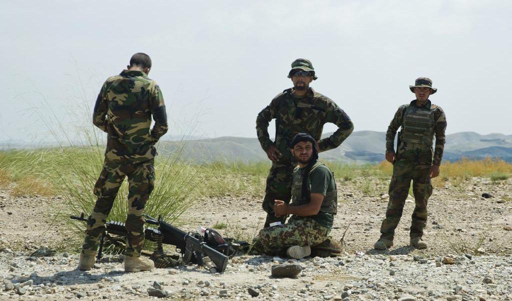 

Afghanska regeringssoldater i Nangarharprovinsen. Foto: Massoud Hossainia/AP/TT-arkivbild                                                                                        