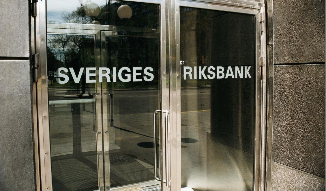 

Riksbankens chef Stefan Ingves vill öka kapital- och buffertkrav på svenska banker.                                                                                        