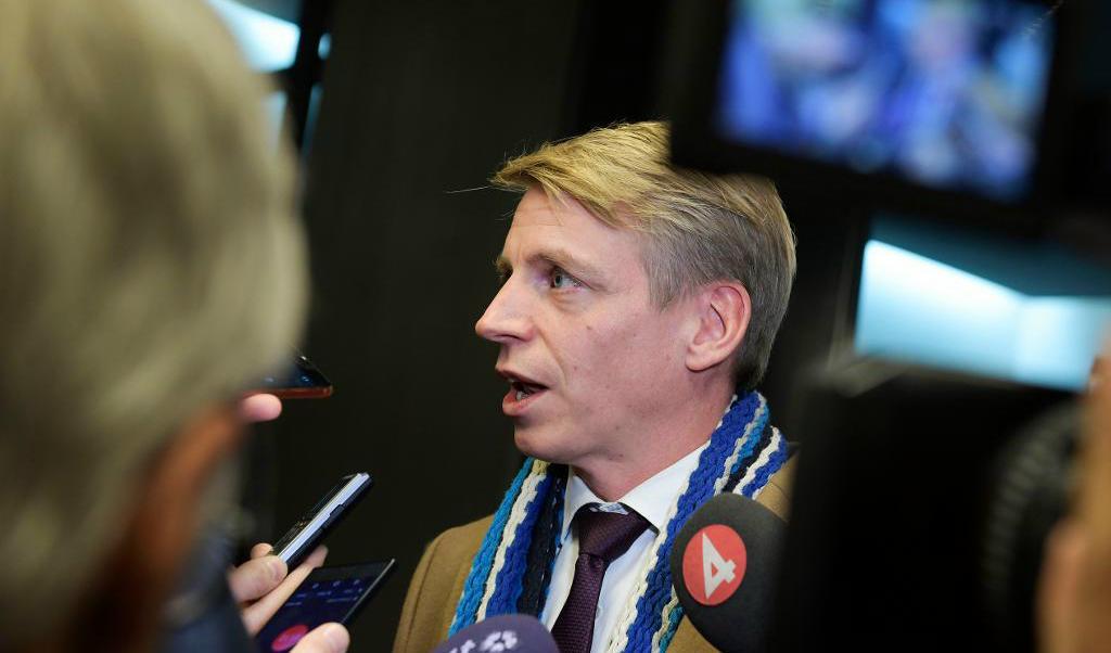 
Finansmarknadsminister Per Bolund (MP) i samband med att flygskatteutredningen överlämnades till regeringen. Foto: Janerik Henriksson/TT-arkivbild                                            