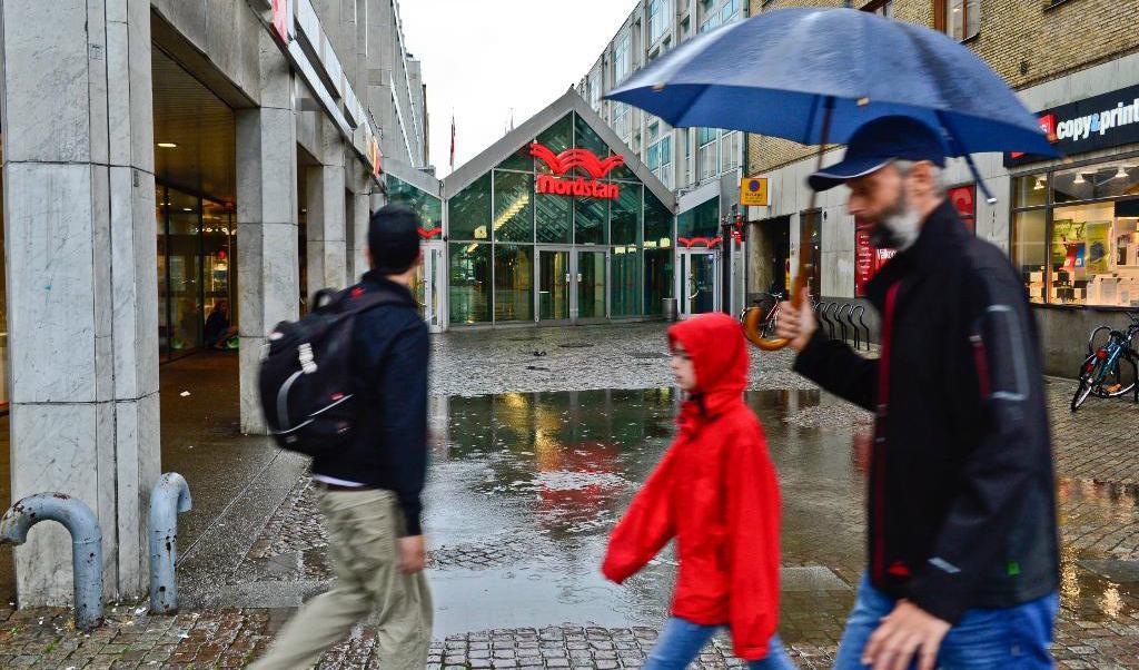 
Göteborg vill bli världens bästa stad när det regnar och satsar på att utveckla staden så den är anpassad för regn på alla möjliga sätt. Foto: Adam Ihse/TT                                            
