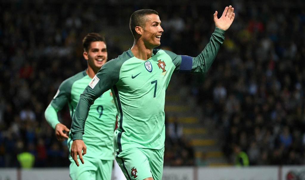 
Portugisen Cristiano Ronaldo anklagas för att ha lurat den spanska staten på 145 miljoner i skatt. Foto: Roman Koksarov/AP/TT-arkivbild                                            