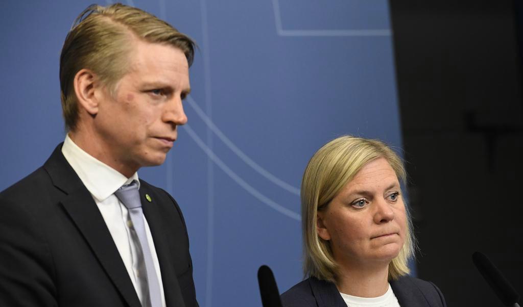 

Finansminister Magdalena Andersson (S) och finansmarknadsminister Per Bolund (MP) presenterar budgetnyheter om välfärden. Foto: Janerik Henriksson/TT                                                                                        