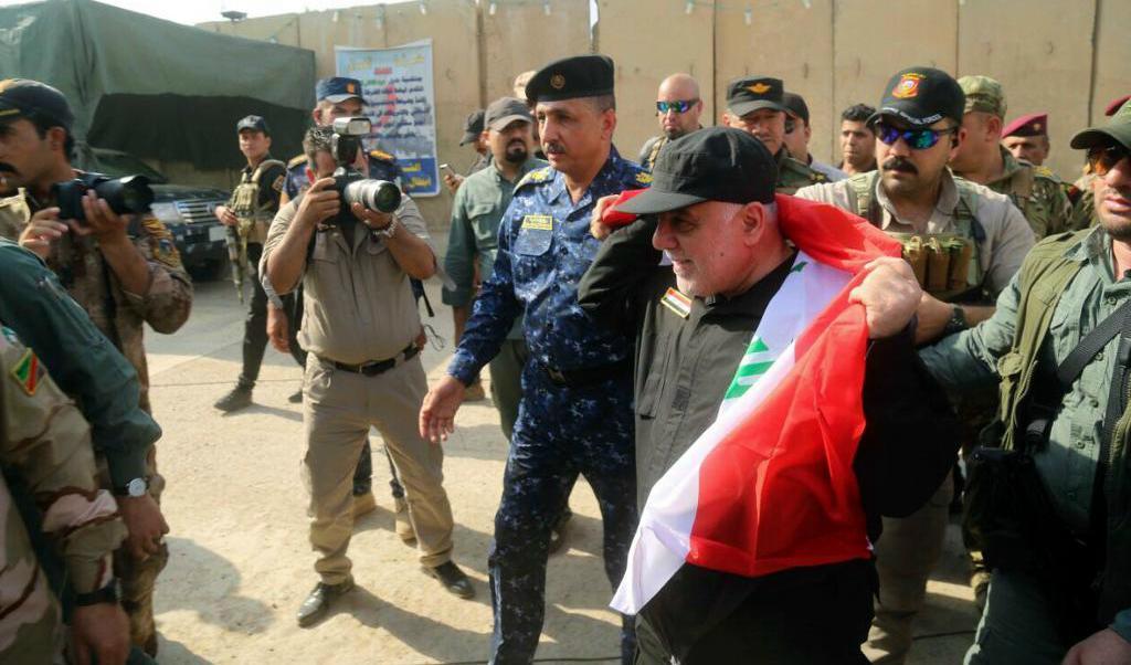 
Iraks premiärminister Haider al-Abadi på plats i "befriade" Mosul. Foto: AP/TT                                            