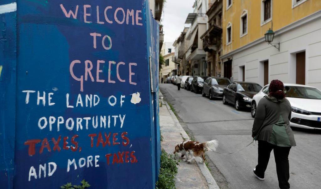 
Bittert klotter i Aten. Åtstramningarna med nedskärningar och höjda skatter på order av EU har inte varit populära bland grekerna. Arkivbild. Foto: Thanassis Stavrakis/ AP/ TT                                            