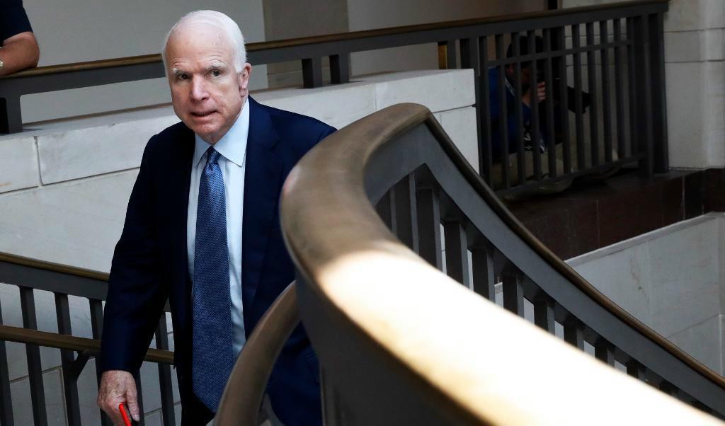 
Den nyopererade 80-årige senatorn John McCain kommer att vara på plats för att rösta om sjukförsäkringen. Foto: AP/TT-arkivbild                                            