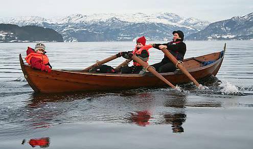 




Norsk olsevar-båt. Foto: Kjell Magnus Okland                                                                                                                                                                                                                            