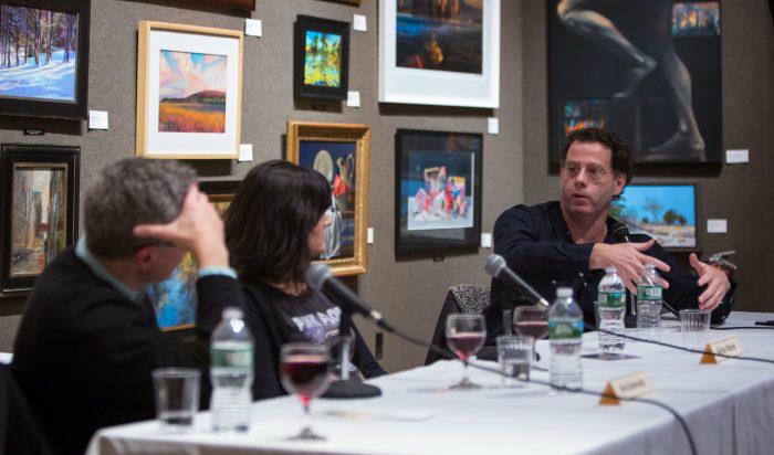 Vänster till höger: konstnärerna Alex Kanevsky, Alyssa Monks, och Jacob Collins deltog i den första paneldiskussionen "FAA Dialogues", som Florence Academy of Arts USA-filial anordnade på Salmagundi Club i New York den 30 november 2017. Foto: Benjamin Chasteen