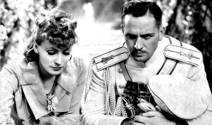 





Greta Garbo och Fredric March i "Anna Karenina" (1935).                                                                                                                                                                                                                                                                            