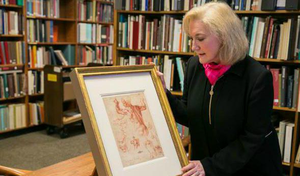Carmen Bambach, kurator för italienska och spanska teckningar på Metropolitan Museum of Arts, med "Studies for the Libyan Sibyl (recto)", runt 1510–1511, av Michelangelo Buonarroti (1475–1564), i rummet för teckningar och gravyrer på Metropolitan Museum of Art, 13 mars 2018. Foto: Benjamin Chasteen/ Epoch Times