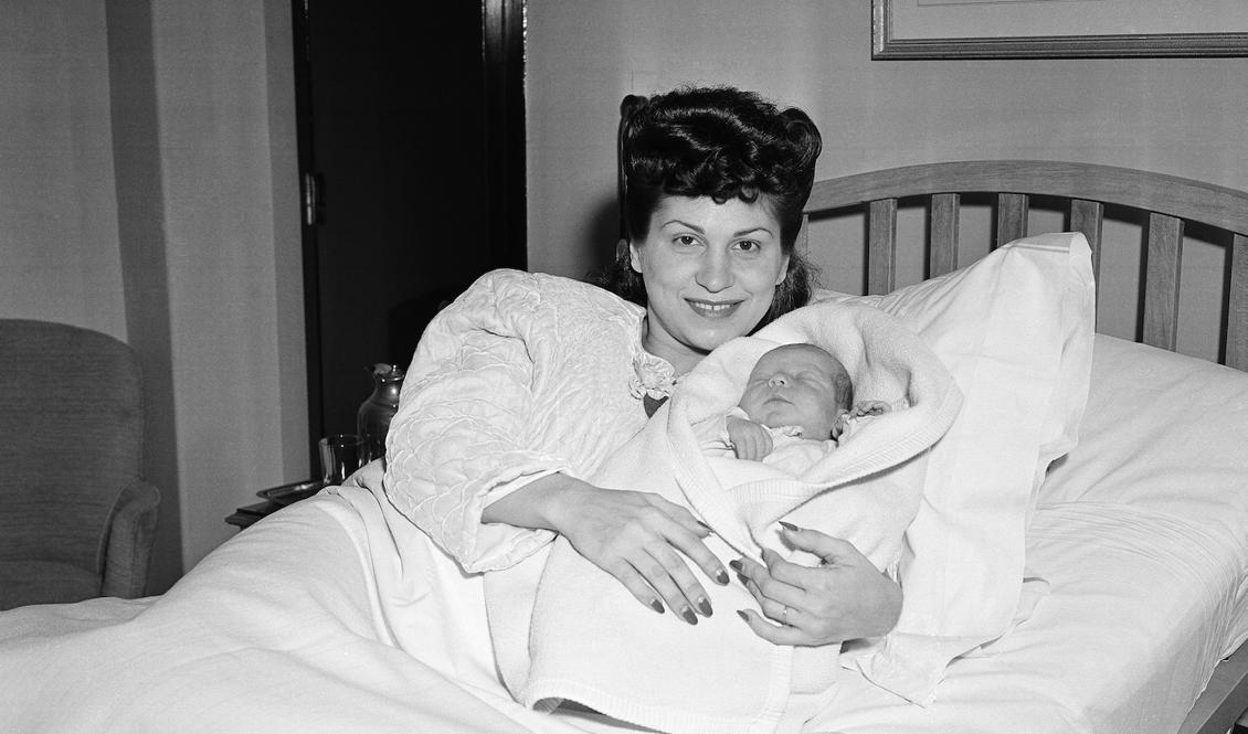 Nancy Sinatra var Frank Sinatras första fru och mamma till sångarna Frank Sinatra Junior, Nancy Sinatra och Tina Sinatra. Under fredagskvällen, amerikansk tid, avled hon, 101 år gammal. Foto: Murray Becker/AP/TT/Arkivbild