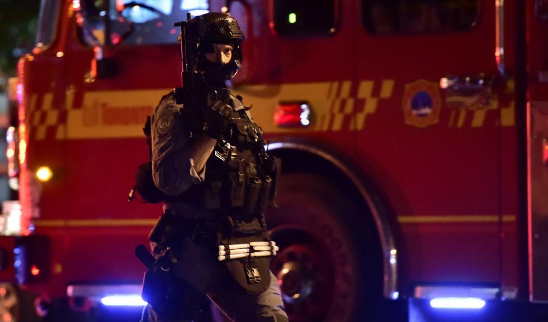 





Beväpnad polis vid platsen där skottdramat utspelade sig. Foto: Frank Gunn/AP/TT                                                                                                                                                                                                                                                                        