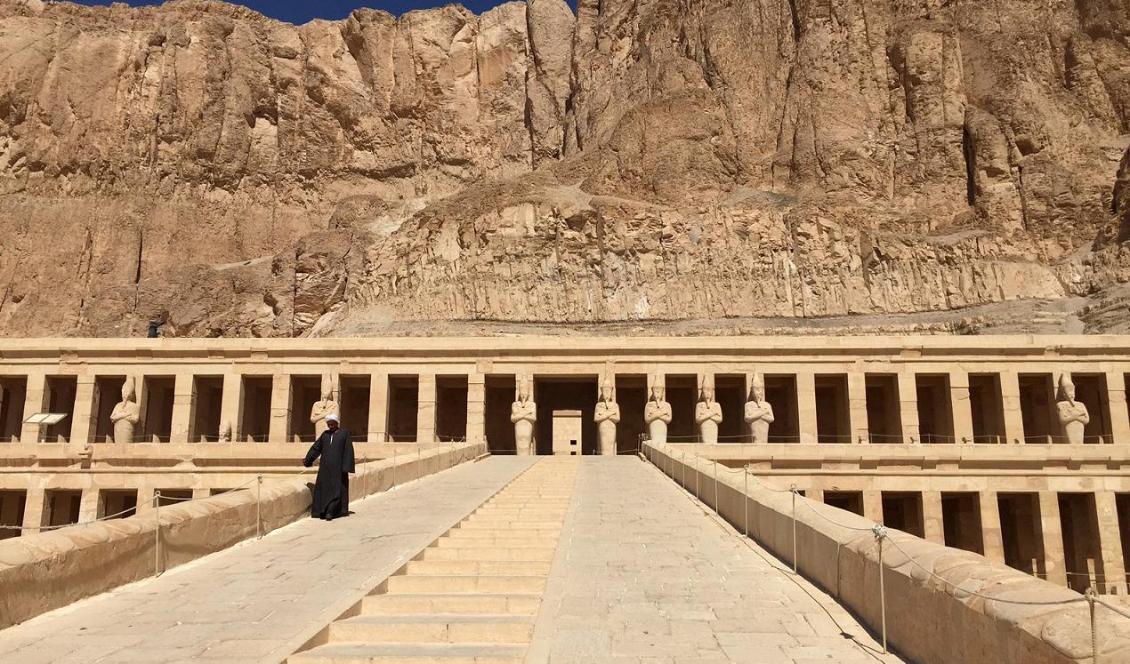 

Egypten i allmänhet, och Luxor-området i synnerhet, är mycket fornminnestätt. Här drottning Hatshepsuts tempel i Luxor. Foto: Courtney Bonnell/AP/TT-arkivbild                                                                                                