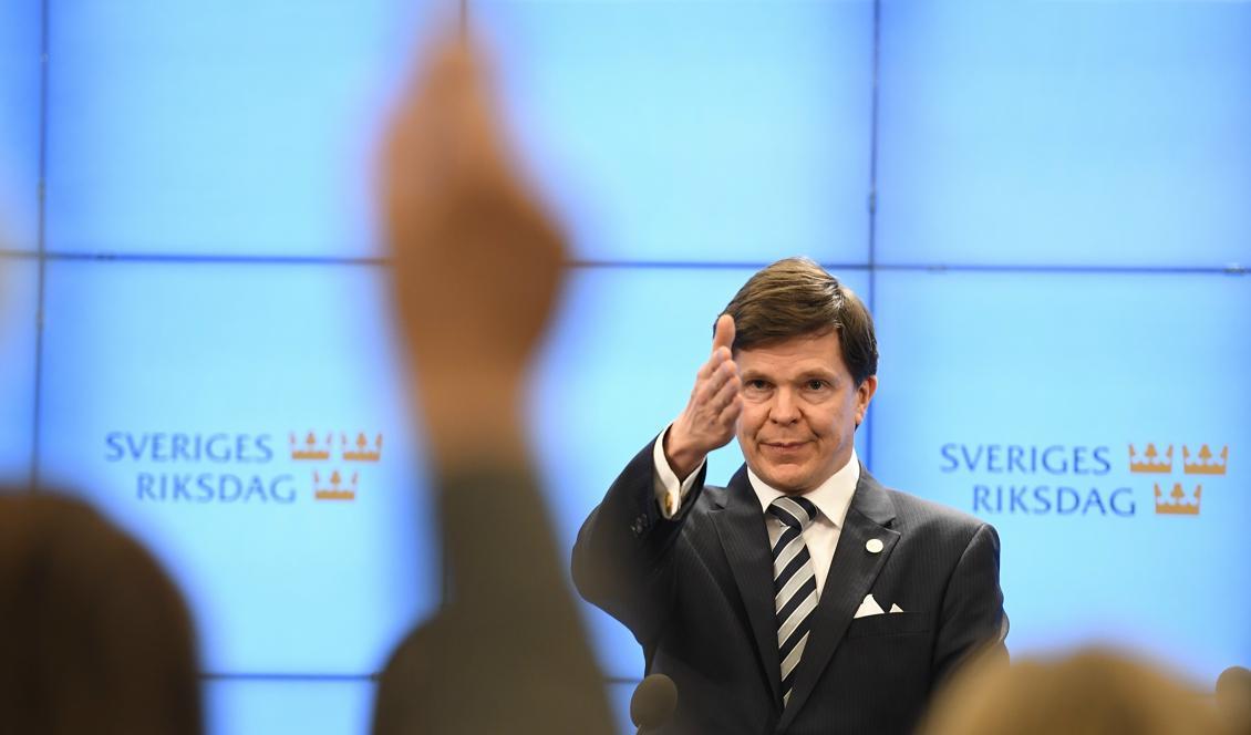 
Talman Andreas Norlén meddelar att han tänker föreslå Ulf Kristersson (M) som statsministerkandidat. Foto: Pontus Lundahl/TT                                            