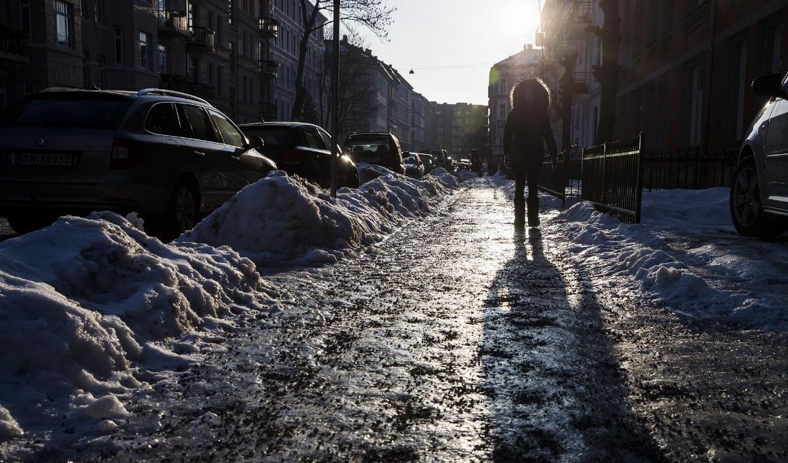 
Först kallt och snö, följt av plusgrader och sedan fryser det på igen. Foto: Håkon Mosvold Larsen/Scanpix NTB/TT-arkivbild                                                