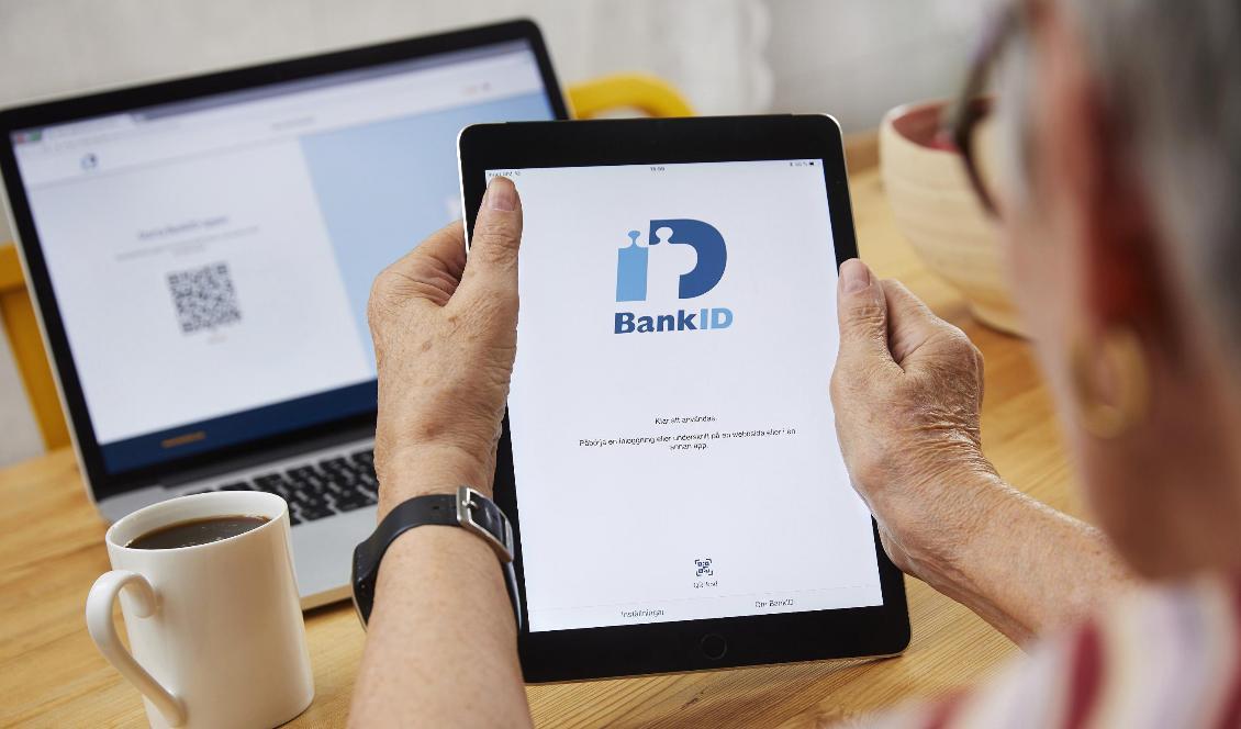 Bankbedrägerier mot äldre ökade kraftigt förra året. Foto: Fredrik Persson/TT-arkivbild