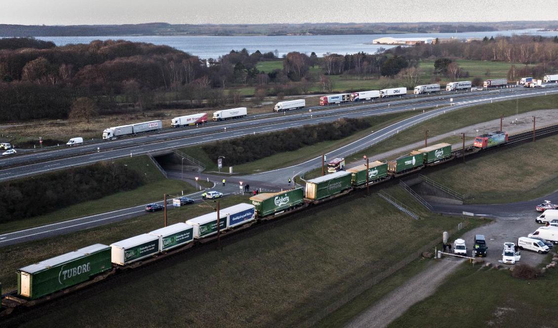 Efter tågolyckan på Stora Bält-bron infördes ett stopp för en viss typ av godsvagnar genom Danmark. Foto: Michael Bager/Ritzau/AP/TT