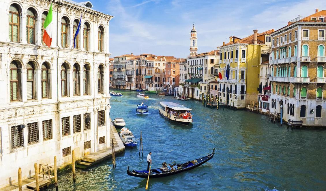 Vill du åka gondol på Canal Grande i Venedig? Nu kommer du att behöva betala entréavgift till stadskärnan. Foto: Alexey Popov/Adobe Stock/TT-arkivbild