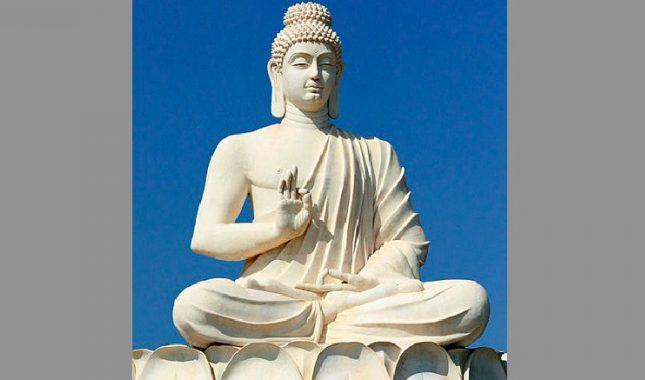 





Buddha Shakyamunis staty vid Belum Caves i Andhra Pradesh, Indien. Buddha var född som prins men bestämde sig för att överge sin kungliga titel och söka andlig utveckling efter att ha sett lidandet i det mänskliga livet. Purshi/Wikimedia Commons                                                                                                                                                                                                                                                                                                