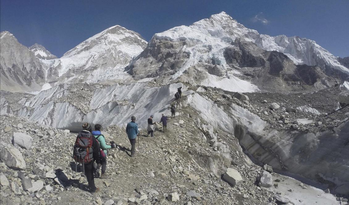 Sju personer har omkommit på Mount Everest under den senaste veckan. Foto: Tashi Sherpa/AP/TT-arkivbild